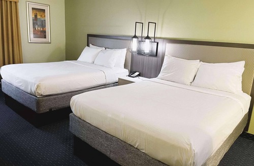 Albany Hotel | Park Inn by Radisson Albany, GA