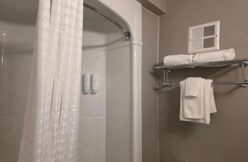 Grand Island Hotel | Park Inn by Radisson