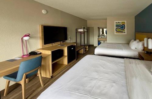 Weldon Cabin | Park Inn by Radisson, Weldon - Roanoke Rapids