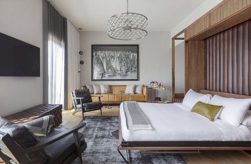 Menlo Park Hotel | Park James