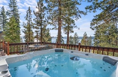 Brockway House | Park Lane Lakeview Lookout