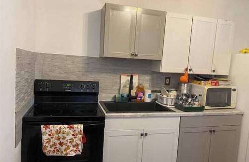 Kensington Apartment | Park, Library across near Centernn