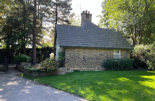 Padfield House | Park Lodge with Hot Tub