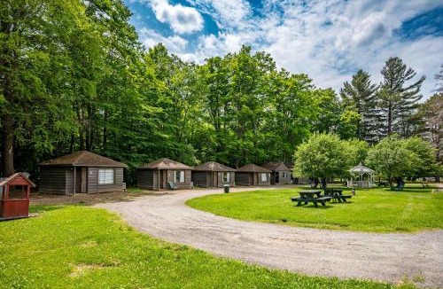 Tupper Lake Hotel | Park Motel and Cabins