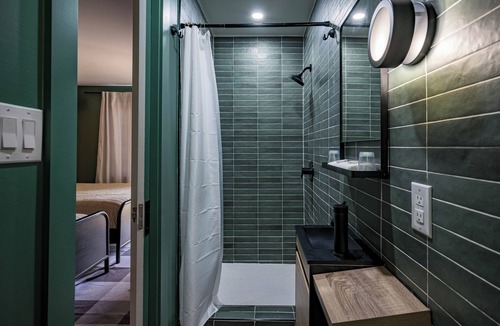 Tupper Lake Hotel | Park Motel and Cabins