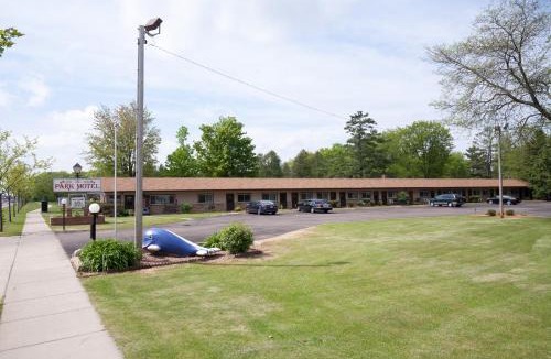 Marshfield Hotel | Park Motel