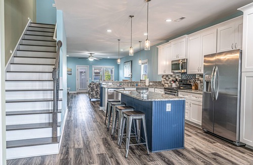 North Carolina Coast House | Park once, walk everywhere. Beach, restaurants, boardwalk & coffee. Easy living.