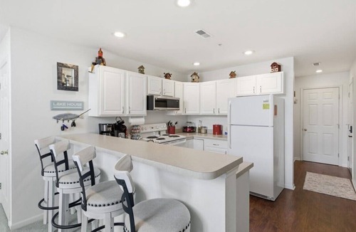 Kaiser Apartment | Park Place Villa|Seasonal Pool|LakeView|Gym