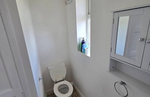 Bilston House | Park Road Retreat