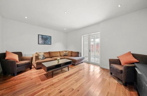 North Acton House | Park Royal Hububb Stay