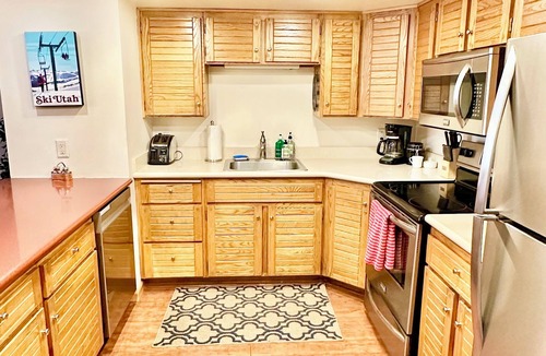Downtown Park City Condo | Park Station 3-Bdrm Old Town Main St Town Lift Heated Pool & Hot Tub Parking