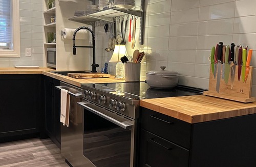 North Downtown Apartment | Park Street Retreat Downtown Ground Floor Suite