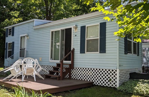 Perry House | Park unit #3 for rent by Silver Lake NY