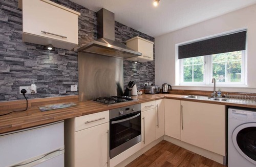 Billingham House | Park View, 2-bed home, both en-suite, 2 parking