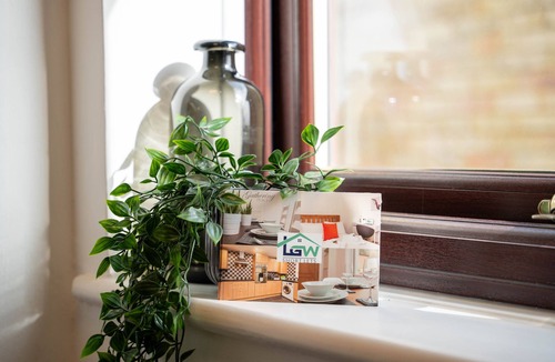 Salfords Apartment | Park View