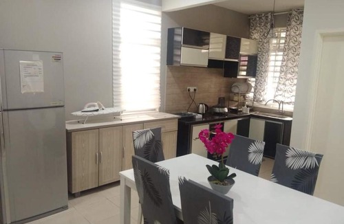 Kampung Serukam House | Park Villa Homestay