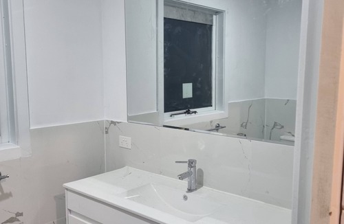 Mulgrave House | Park Villa in Mulgrave