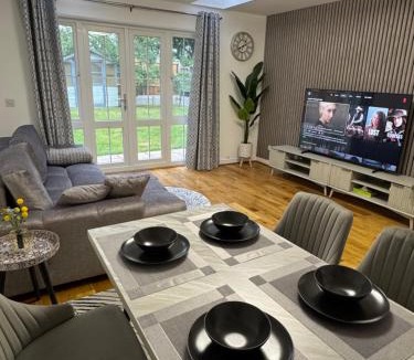 Stevenage Villa | Park Villa, Stevenage