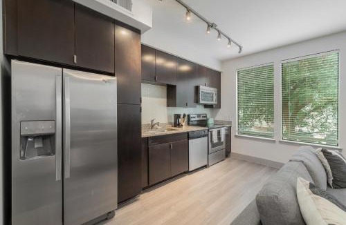 Oak Lawn Apartment | Park West 223 1br Apartment I Wd I Parking