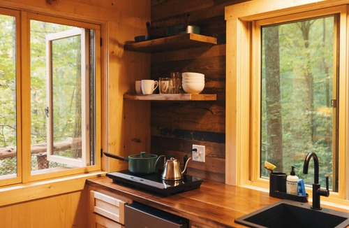 Zirconia Cabin | Parke's Stand- Treehouse