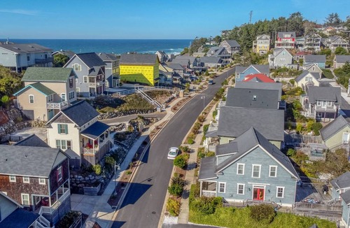 Olivia Beach House | Parker House