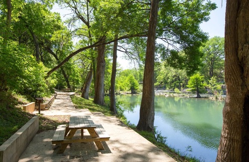 Gruene Condo | Parker River Haus Vg106 3 Bedroom Condo by RedAwning