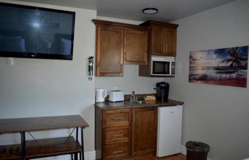 Triton Hotel | Parkers Blue Water Inn