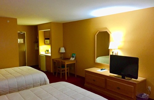 Clinton Hotel | Parkfield Inn