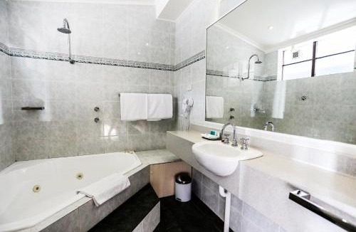 Nowra Hotel | Parkhaven