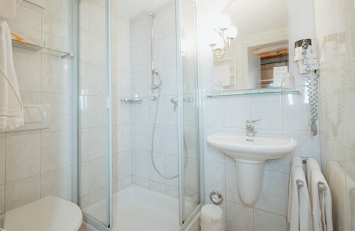 Weesen Hotel | Parkhotel Schwert - Self-Check-in