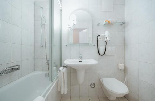 Weesen Hotel | Parkhotel Schwert - Self-Check-in