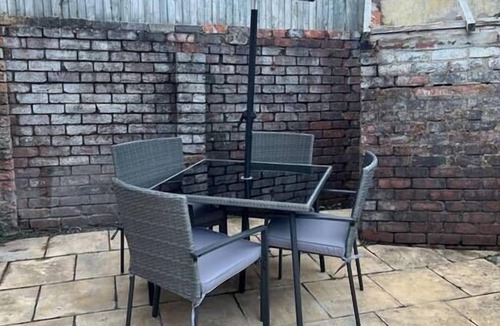 Margam Apartment | Parking 2 Baths Garden + Dining Area