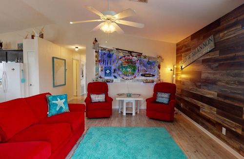 Leeward Sands House | Parking for Boat, Golf Cart Access, In Town