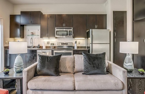 Deep Ellum Apartment | ★Parking★Gym★Baylor Hospital★Pool★Deep Ellum★