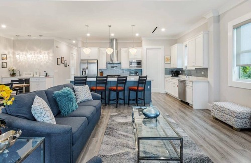 Key West House | Parking, Heated Pool, Pet Friendly - Seagate House