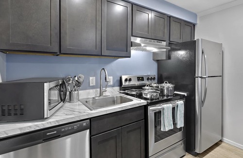 Towson House | Parking Netflix Heart of Towson Self Check-In