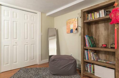 Prudential - St. Botolph Apartment | Parking - Private Entrance - King Beds