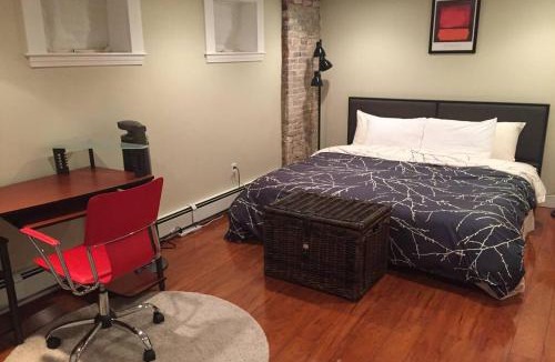 Prudential - St. Botolph Apartment | Parking - Private Entrance - King Beds