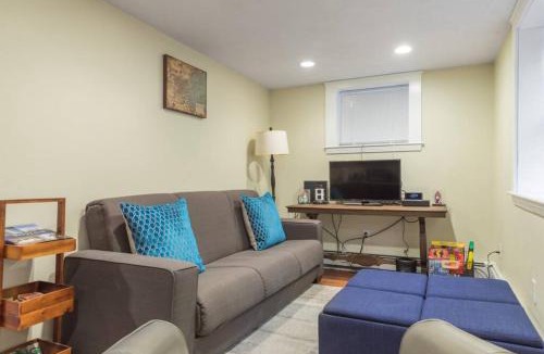 Prudential - St. Botolph Apartment | Parking - Private Entrance - King Beds