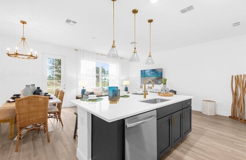 Sandy Ridge House | Parks, Soccer & Relaxation: Book Your Spot!