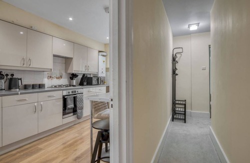 Bethnal Green Apartment | Parkside 3 Bed Apartment Hackney