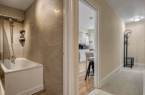 Bethnal Green Apartment | Parkside 3 Bed Apartment Hackney