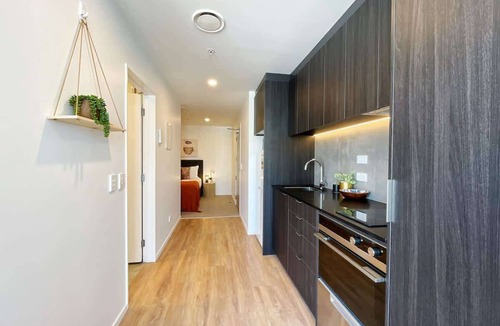 Newton Apartment | Parkside Air-con Studio on Queen St - Pool & Gym