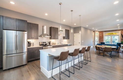 St. Louis House | Parkside Comfort | JZ Vacation Rentals