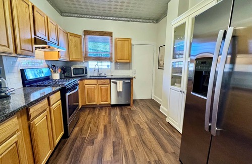 Downtown Baltimore House | Parkside Comfort & Spaciousness-Family Friendly