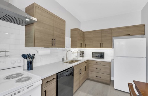 Ruthven Apartment | Parkside Flat #5 - Seacliff Beach Suites