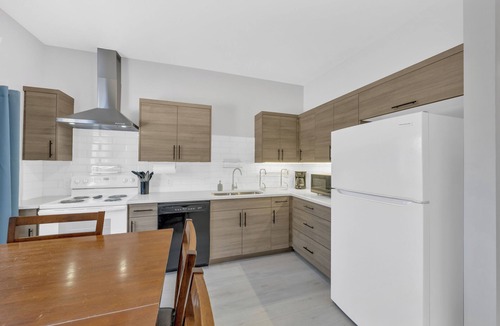 Ruthven Apartment | Parkside Flat #5 - Seacliff Beach Suites