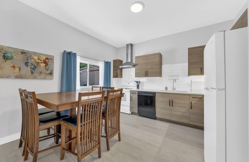 Ruthven Apartment | Parkside Flat #5 - Seacliff Beach Suites