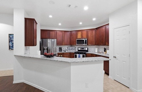 Burleson House | Parkside Fully Furnished 4BR Family Home