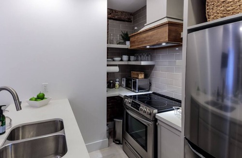Inner Harbour Apartment | Parkside Getaway in Downtown Kingston